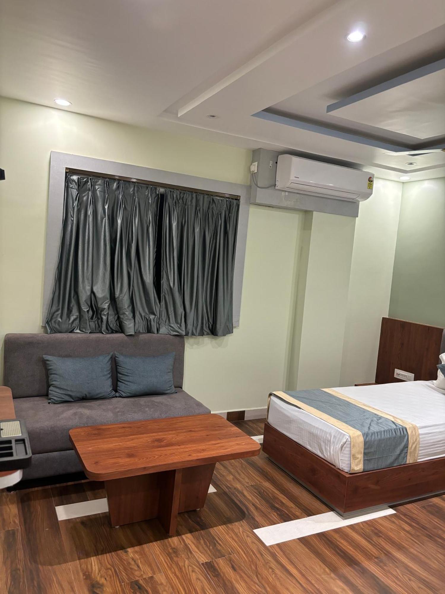 Hotel Omkareshwar Inn Deoghar Exterior foto