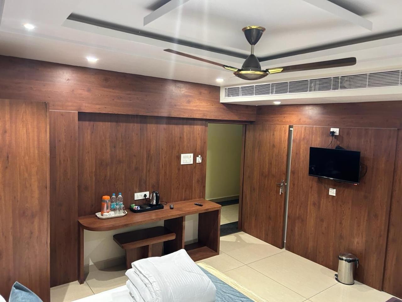 Hotel Omkareshwar Inn Deoghar Exterior foto